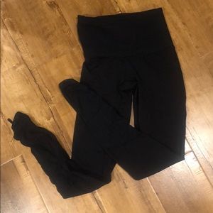 Lululemon leggings (mesh on bottoms)